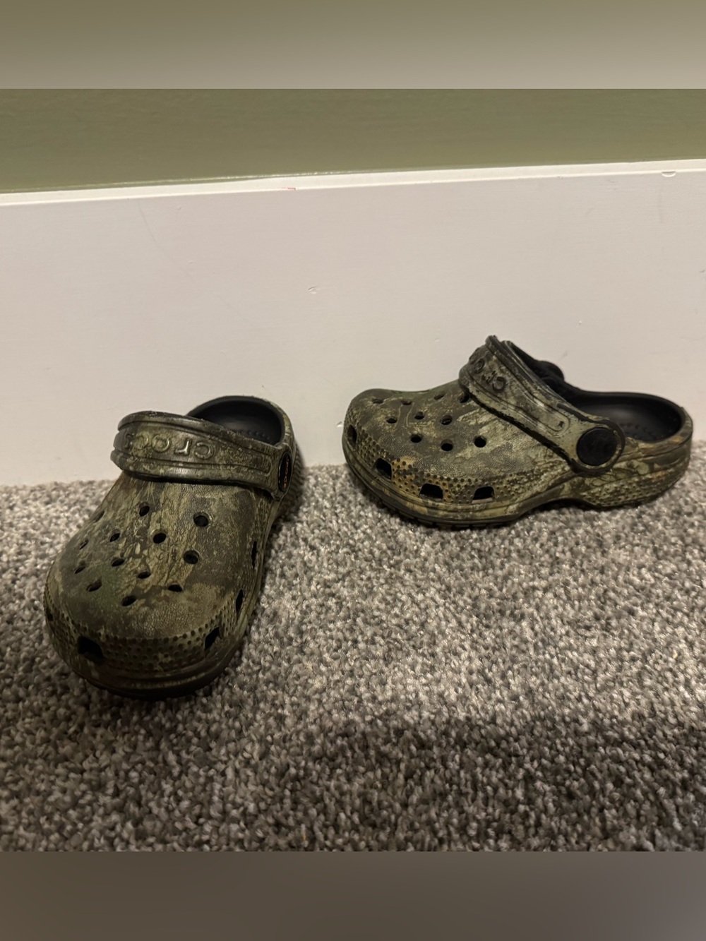 Toddler crocs
